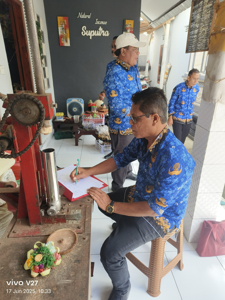 MONITORING UMKM PRODUKSI DUPA DI ANGANTAKA